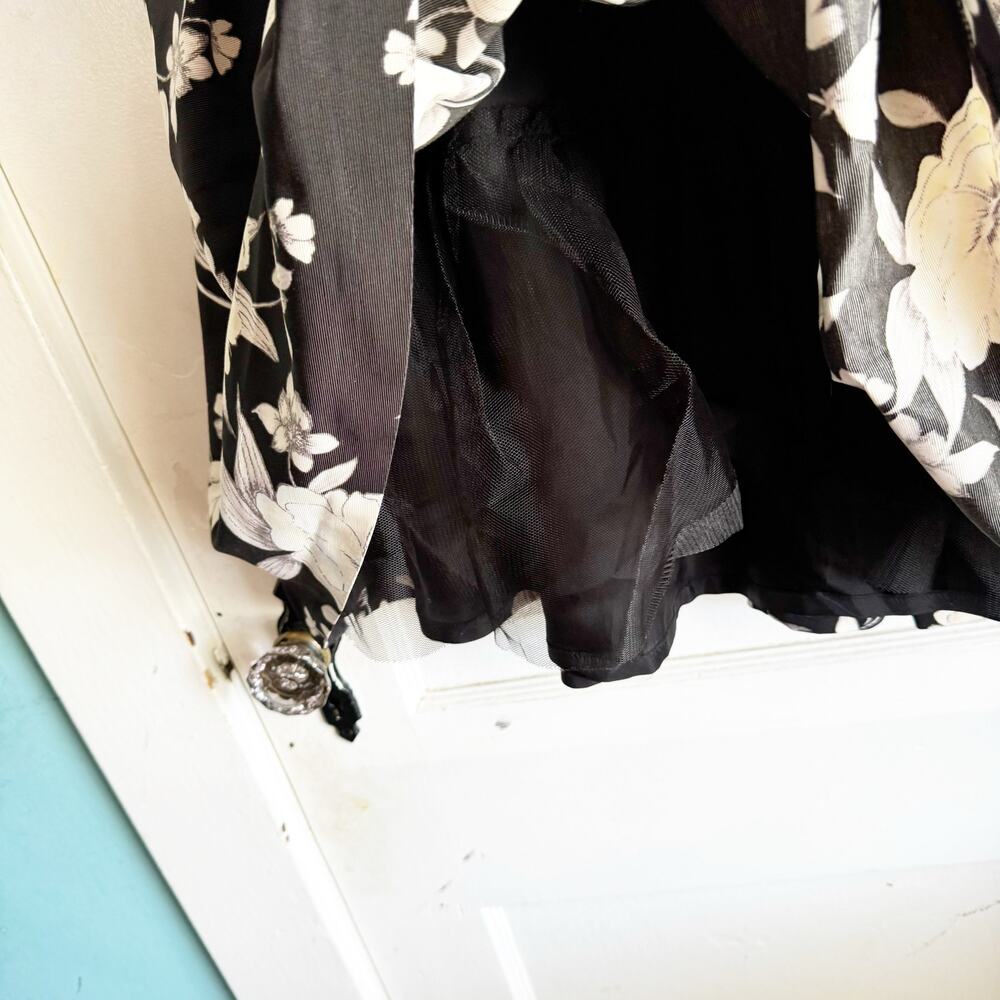 Eliza J Floral Pleated Circle Skirt Black Cream Wedding Guest Cocktail Size 2 - Picture 4 of 13